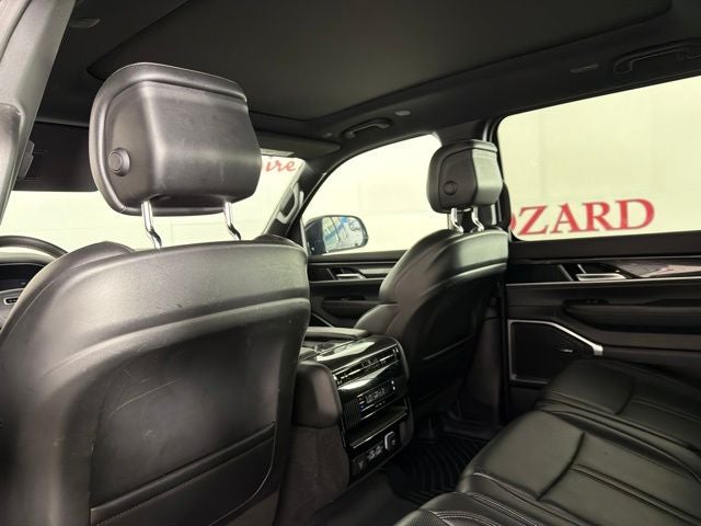 2024 Jeep Wagoneer Base