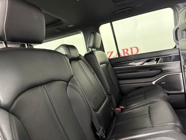2024 Jeep Wagoneer Base