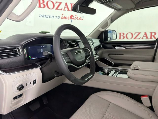 2023 Jeep Wagoneer Base