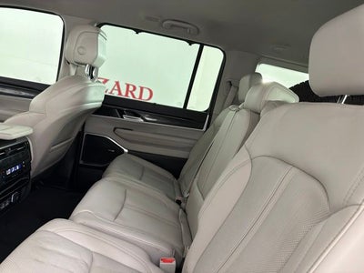 2023 Jeep Wagoneer Base