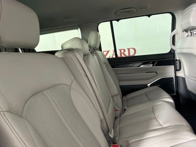2023 Jeep Wagoneer Base