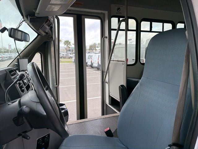 2013 Ford E-350SD Base Cutaway