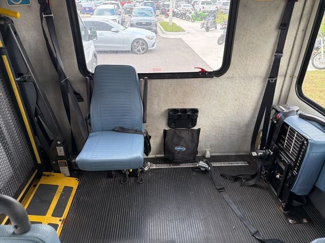 2013 Ford E-350SD Base Cutaway