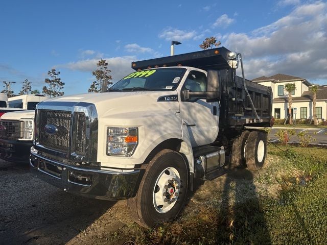 2025 Ford F-750SD Base