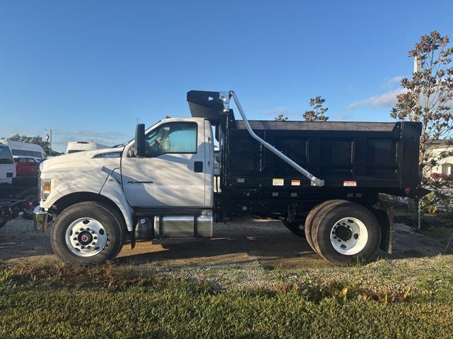 2025 Ford F-750SD Base
