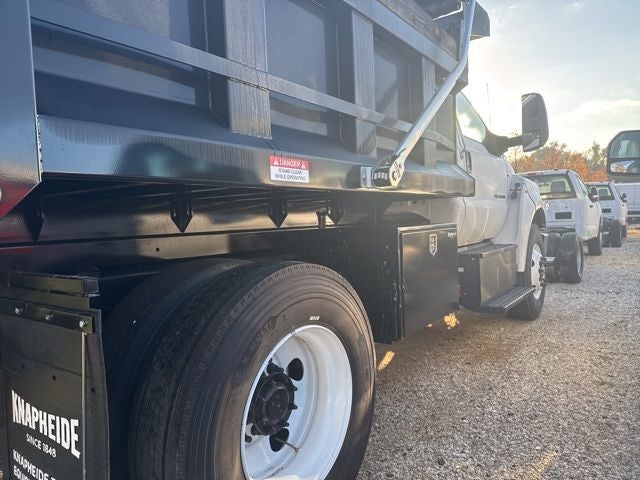 2025 Ford F-750SD Base