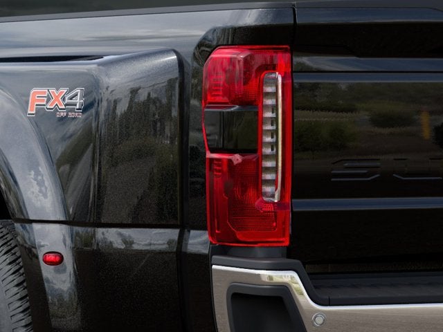 2027 Ford F-350SD Lariat DRW