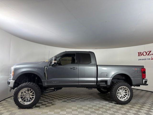 2023 Ford F-350SD Lariat