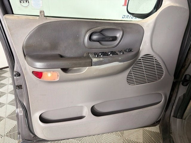 2002 Ford F-150 XLT