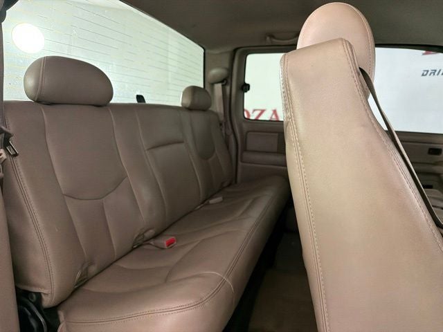 2005 Chevrolet Silverado 2500HD LS