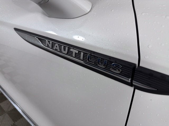 2022 Lincoln Nautilus Standard