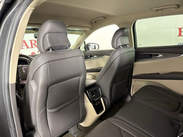 2019 Lincoln Nautilus Select