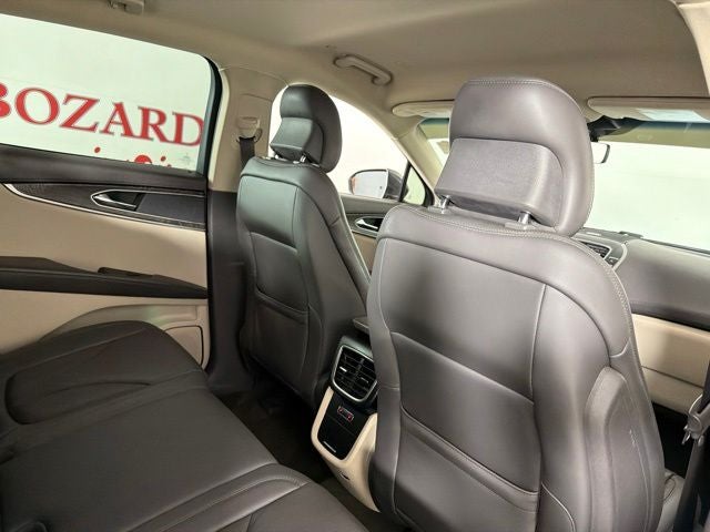 2019 Lincoln Nautilus Select
