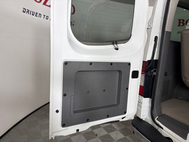 2017 Nissan NV Passenger SL