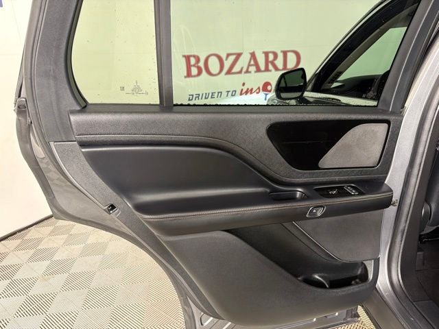 2023 Lincoln Aviator Standard
