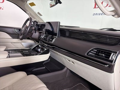 2022 Lincoln Navigator Black Label