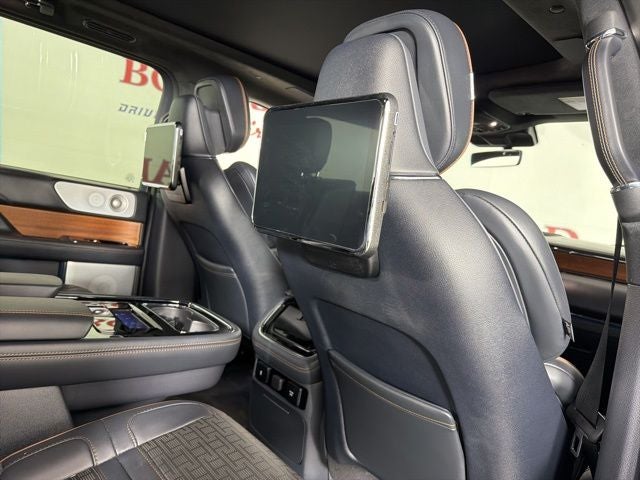 2022 Lincoln Navigator Black Label