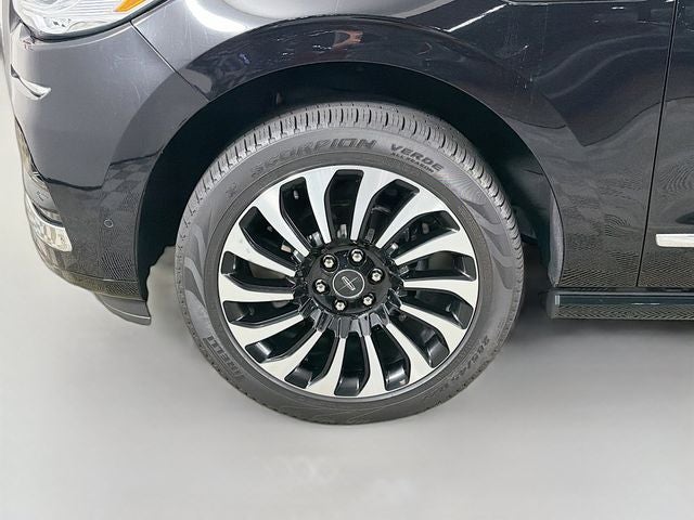 2022 Lincoln Navigator Black Label