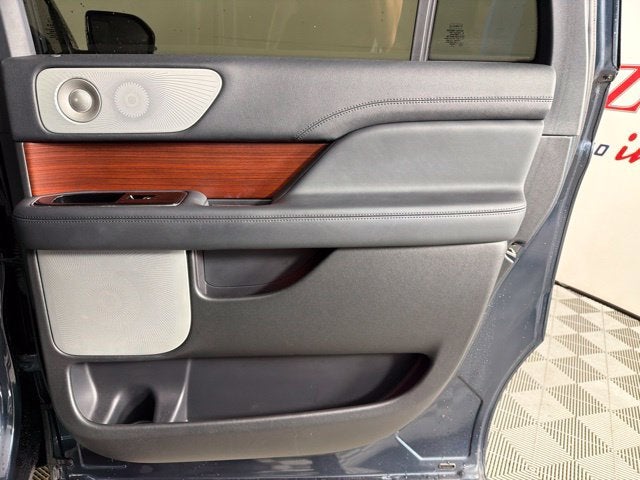 2022 Lincoln Navigator L Reserve