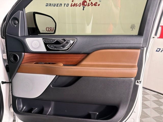 2022 Lincoln Navigator L Reserve