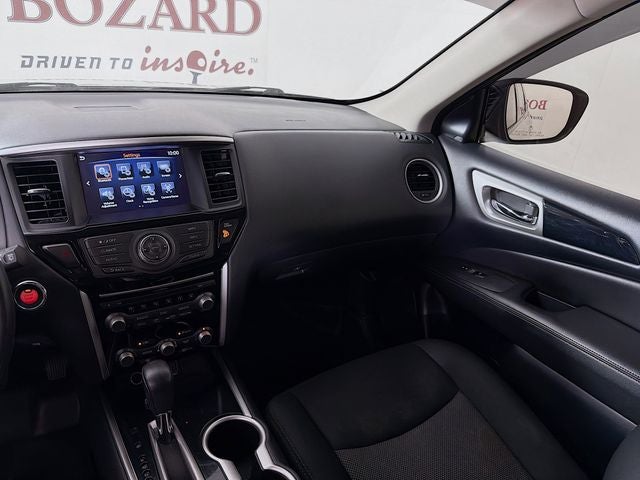 2020 Nissan Pathfinder SV