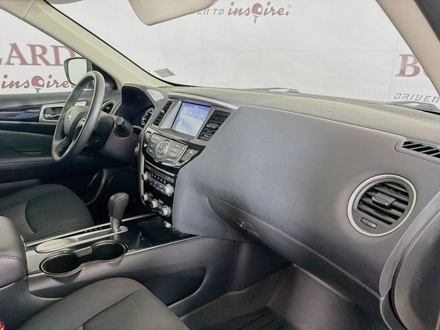 2020 Nissan Pathfinder SV