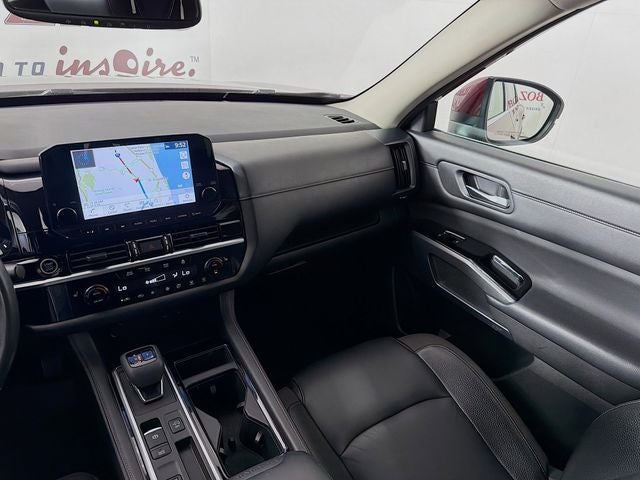 2022 Nissan Pathfinder SL