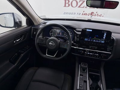 2024 Nissan Pathfinder SL