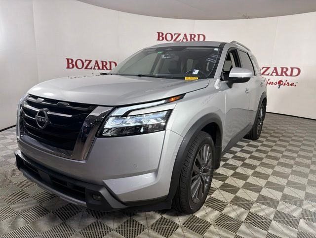 2024 Nissan Pathfinder SL