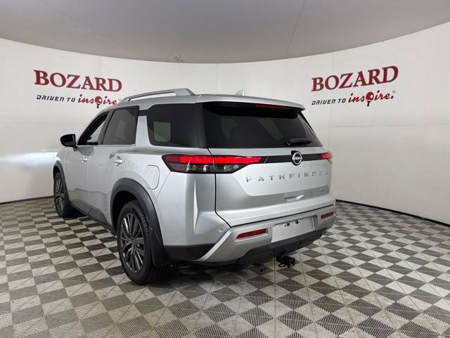 2024 Nissan Pathfinder SL