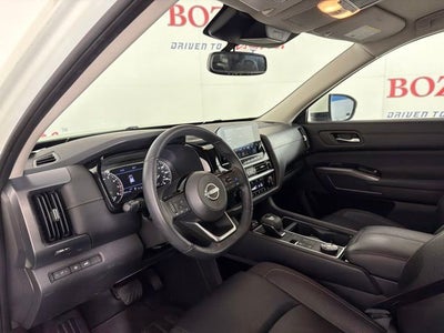 2022 Nissan Pathfinder SL