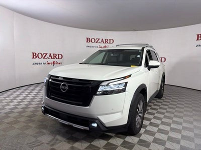 2022 Nissan Pathfinder SL