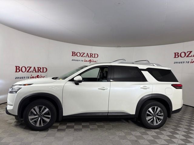 2022 Nissan Pathfinder SL