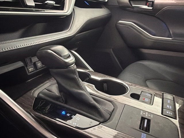 2021 Toyota Highlander Hybrid Platinum