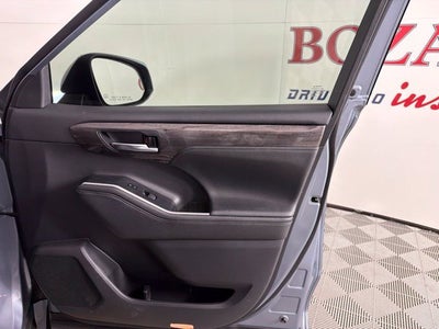 2021 Toyota Highlander Hybrid Platinum