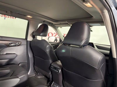 2021 Toyota Highlander Hybrid Platinum