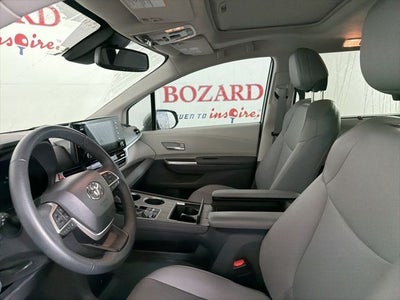 2022 Toyota Sienna XLE 8 Passenger