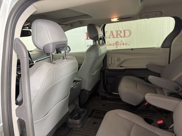 2022 Toyota Sienna XLE 8 Passenger