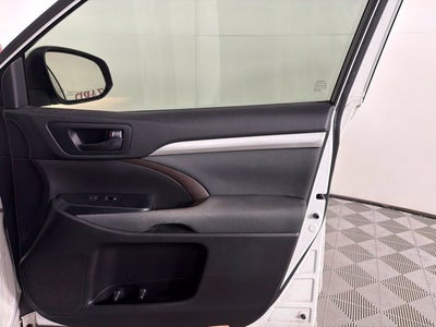 2017 Toyota Highlander LE