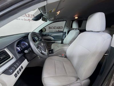 2019 Toyota Highlander LE