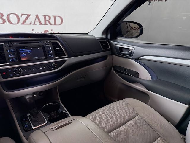 2019 Toyota Highlander LE