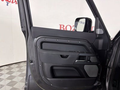 2023 Land Rover Defender 130 X-Dynamic SE