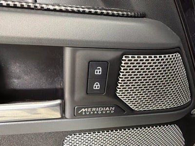 2023 Land Rover Defender 130 X-Dynamic SE