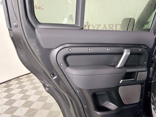 2023 Land Rover Defender 130 X-Dynamic SE