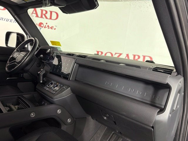 2023 Land Rover Defender 130 X-Dynamic SE