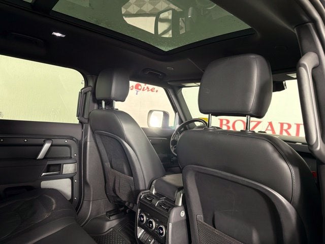 2023 Land Rover Defender 130 X-Dynamic SE