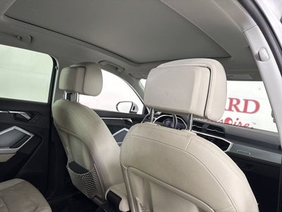 2022 Audi Q3 Premium quattro