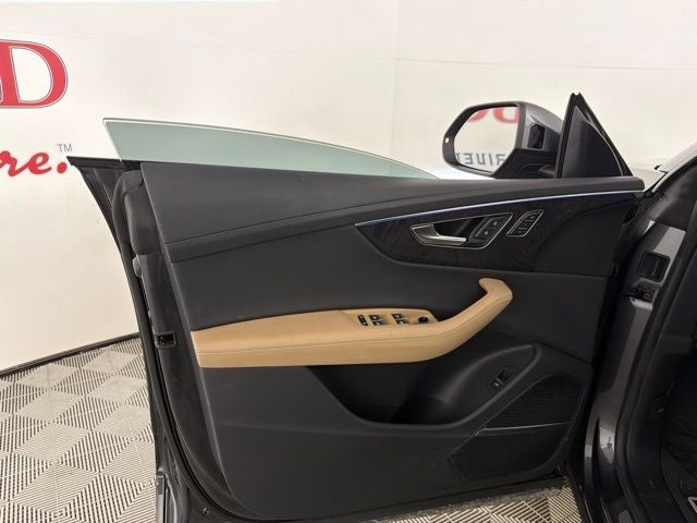 2025 Audi Q8 55 Prestige quattro