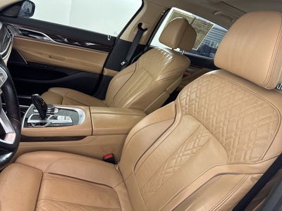 2022 BMW 7 Series 740i
