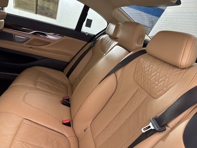 2022 BMW 7 Series 740i